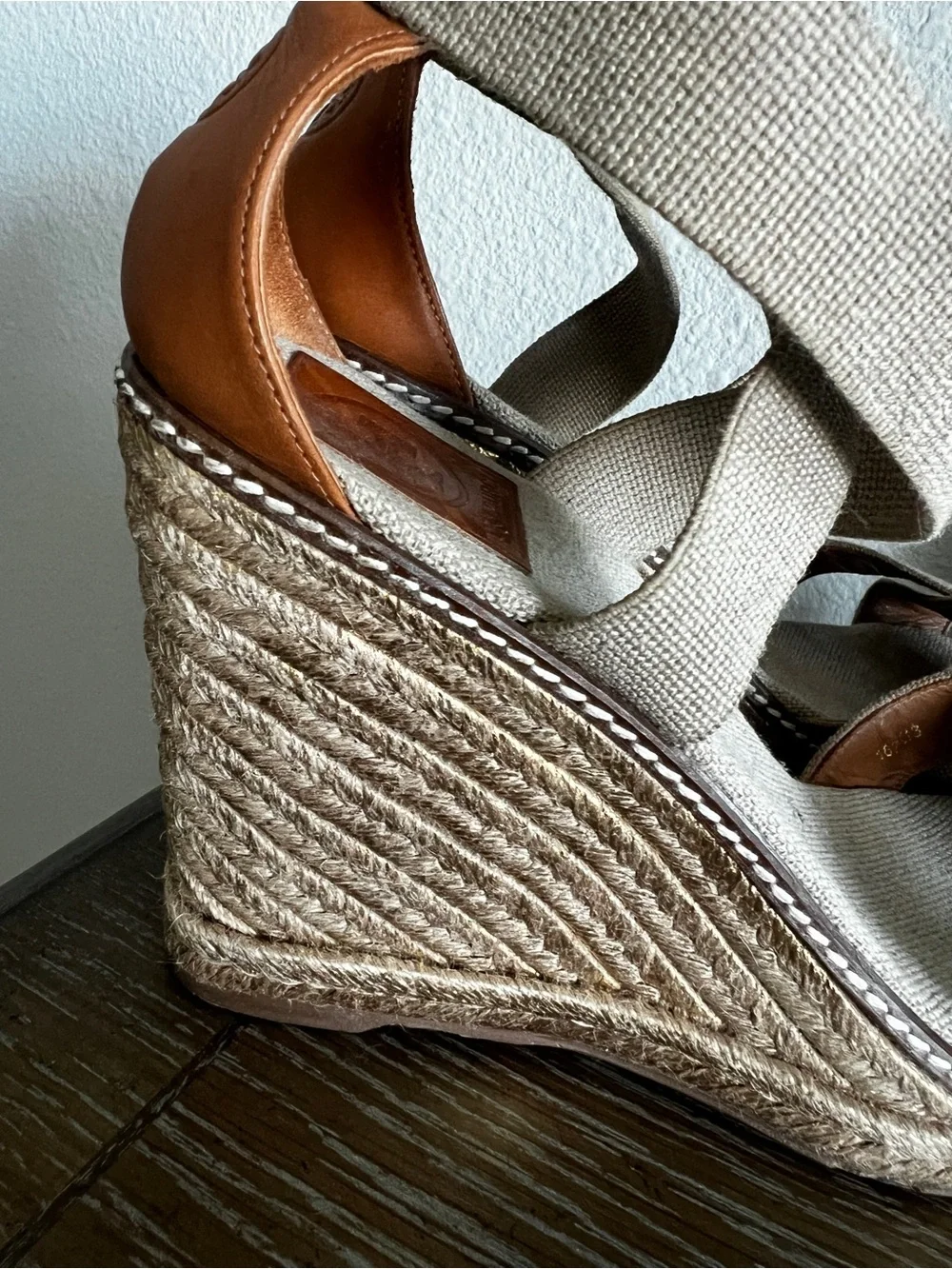 Tory Burch Adonis Wedge Espadrille Sandal 11 Gold Khaki Platform Logo EUC $398